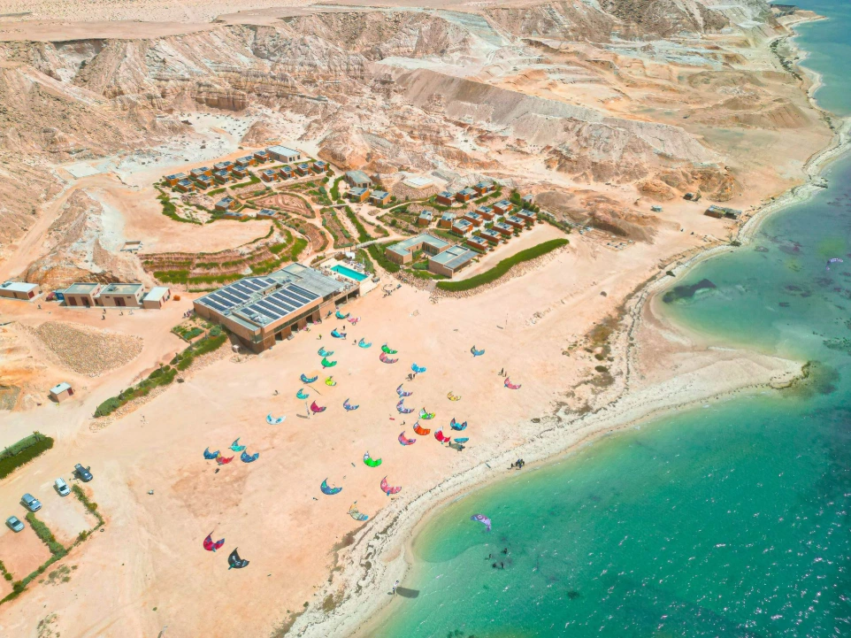 plan de drone d'un spot de kitesurf